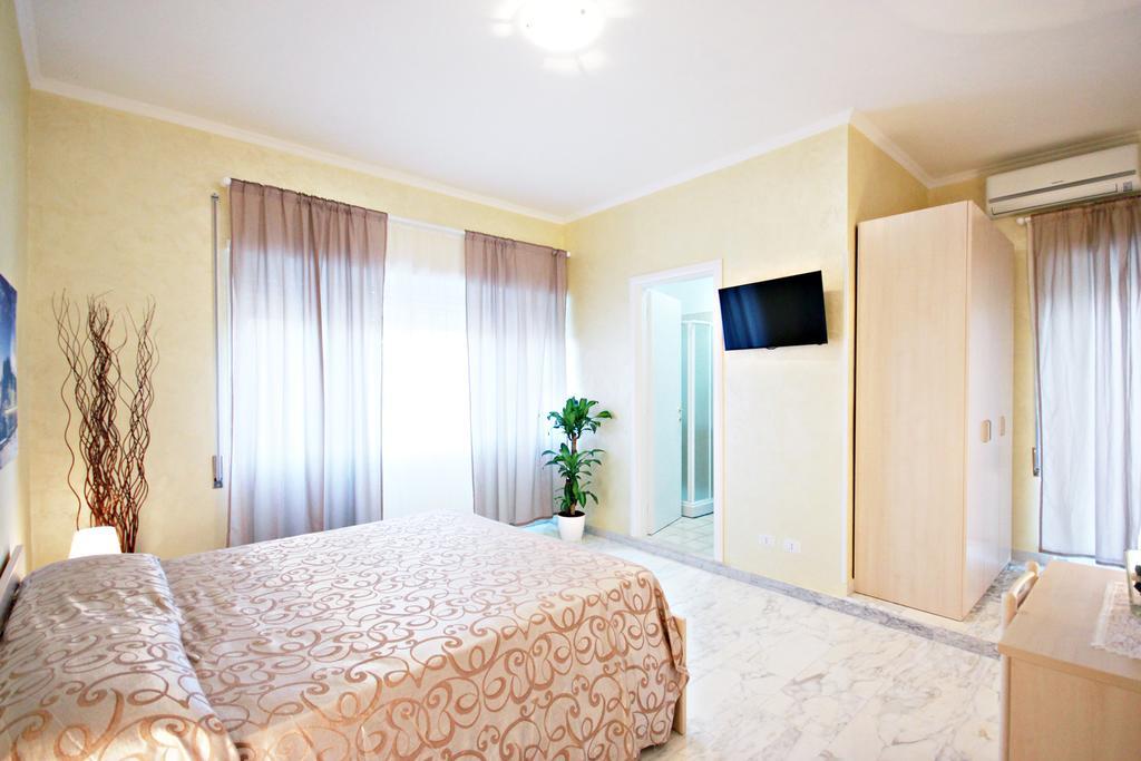 Guesthouse Holiday And Roma Cameră foto